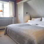 Haus Peacock *